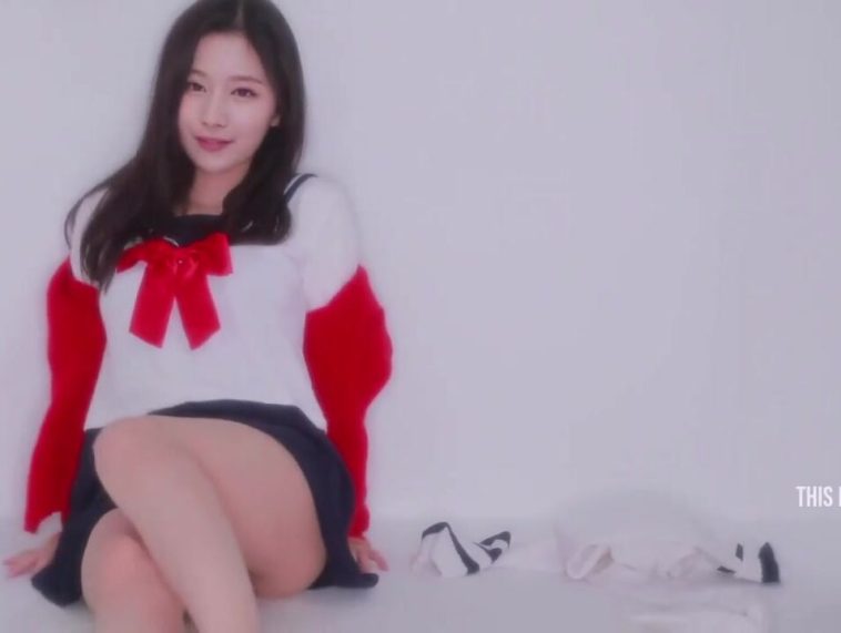 TWICE Sana Deepfake (Schoolgirl Tease) 湊崎 紗夏