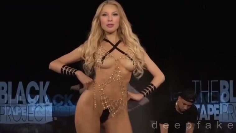 Taylor Swift Deepfake (Naked Catwalk)